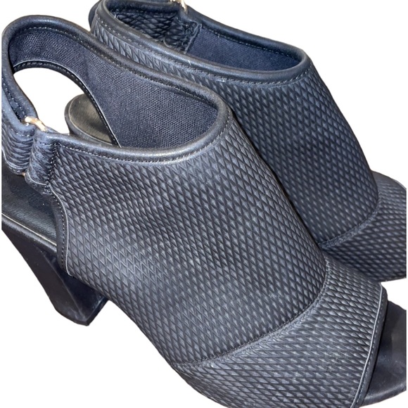 Women’s 8.5 Black 4 inch open toe heels. Great used condition. - Picture 2 of 11